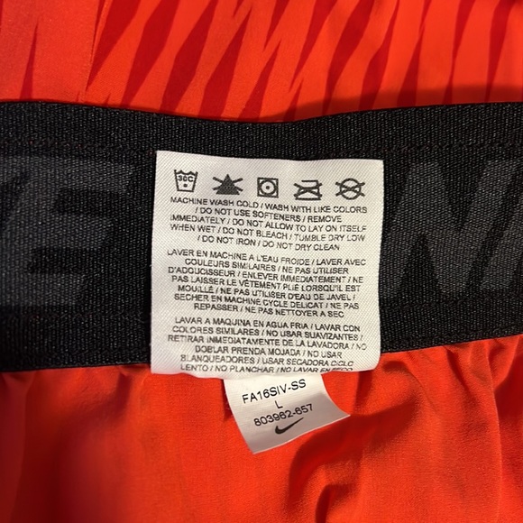 Men's Nike Flow Woven Training Shorts, Red, L, 803962 657 - Picture 4 of 6